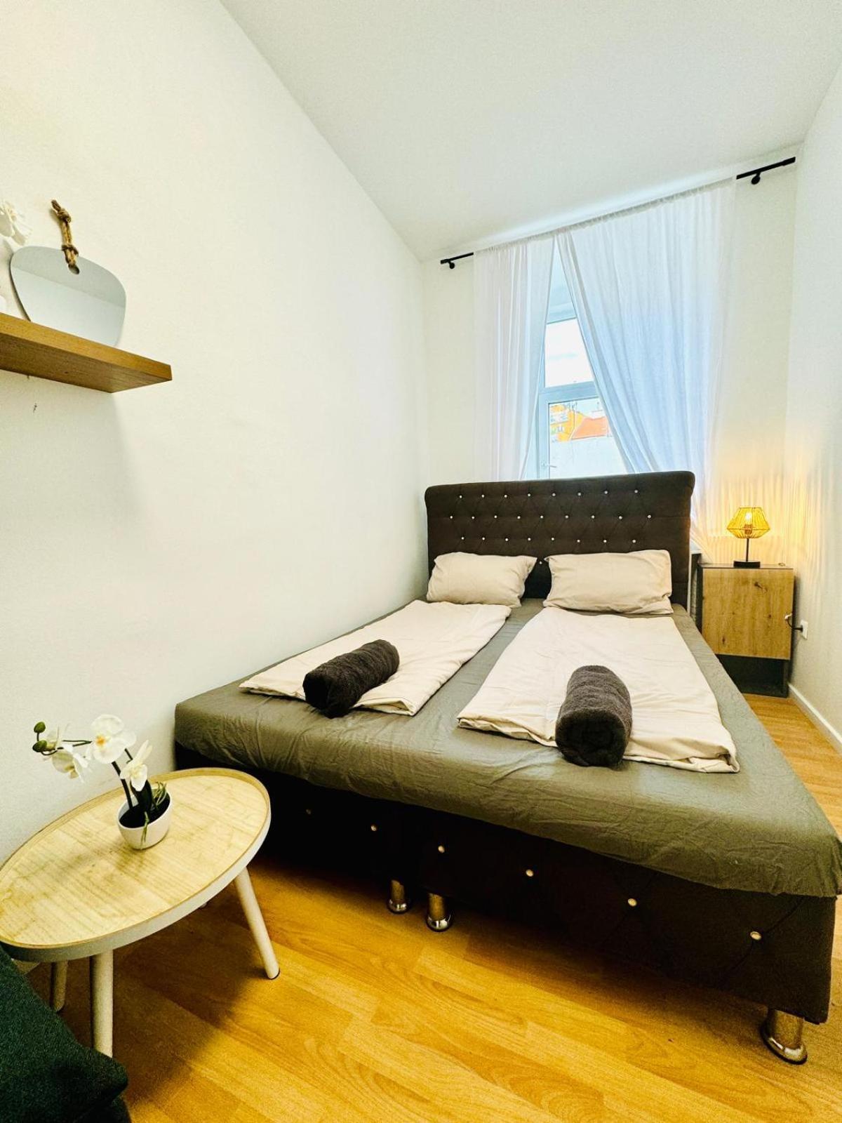 10 Bedroom For Groups, 8-min To Rathausplatz