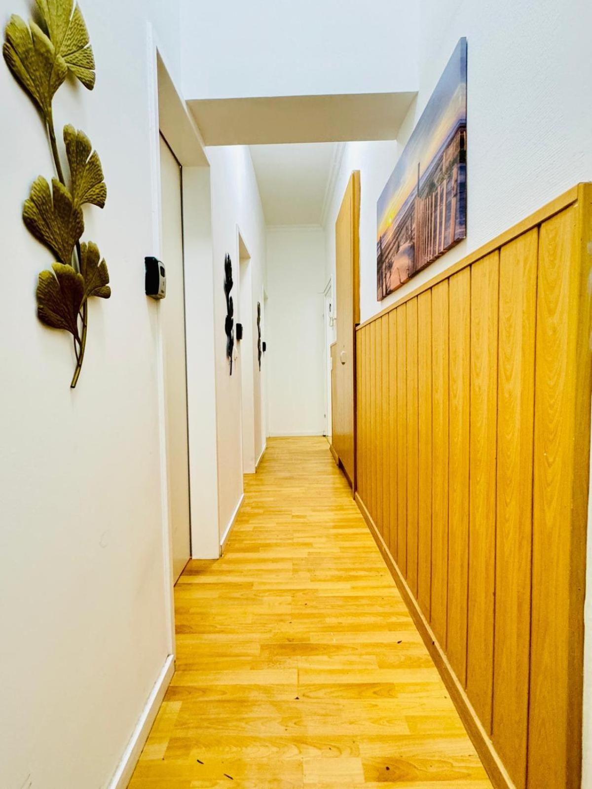 10 Bedroom For Groups, 8-min To Rathausplatz Apartment