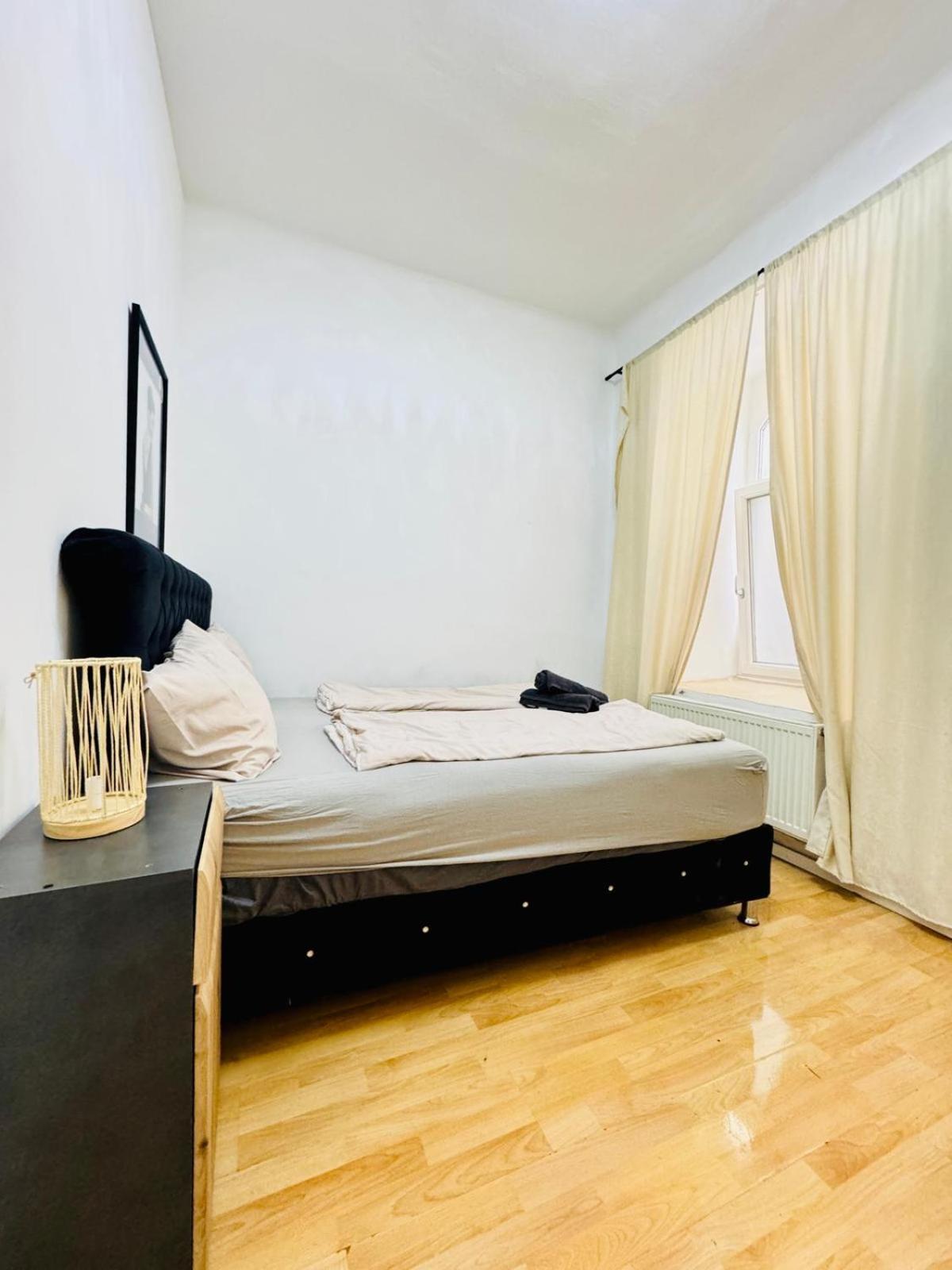 10 Bedroom For Groups, 8-min To Rathausplatz Wien