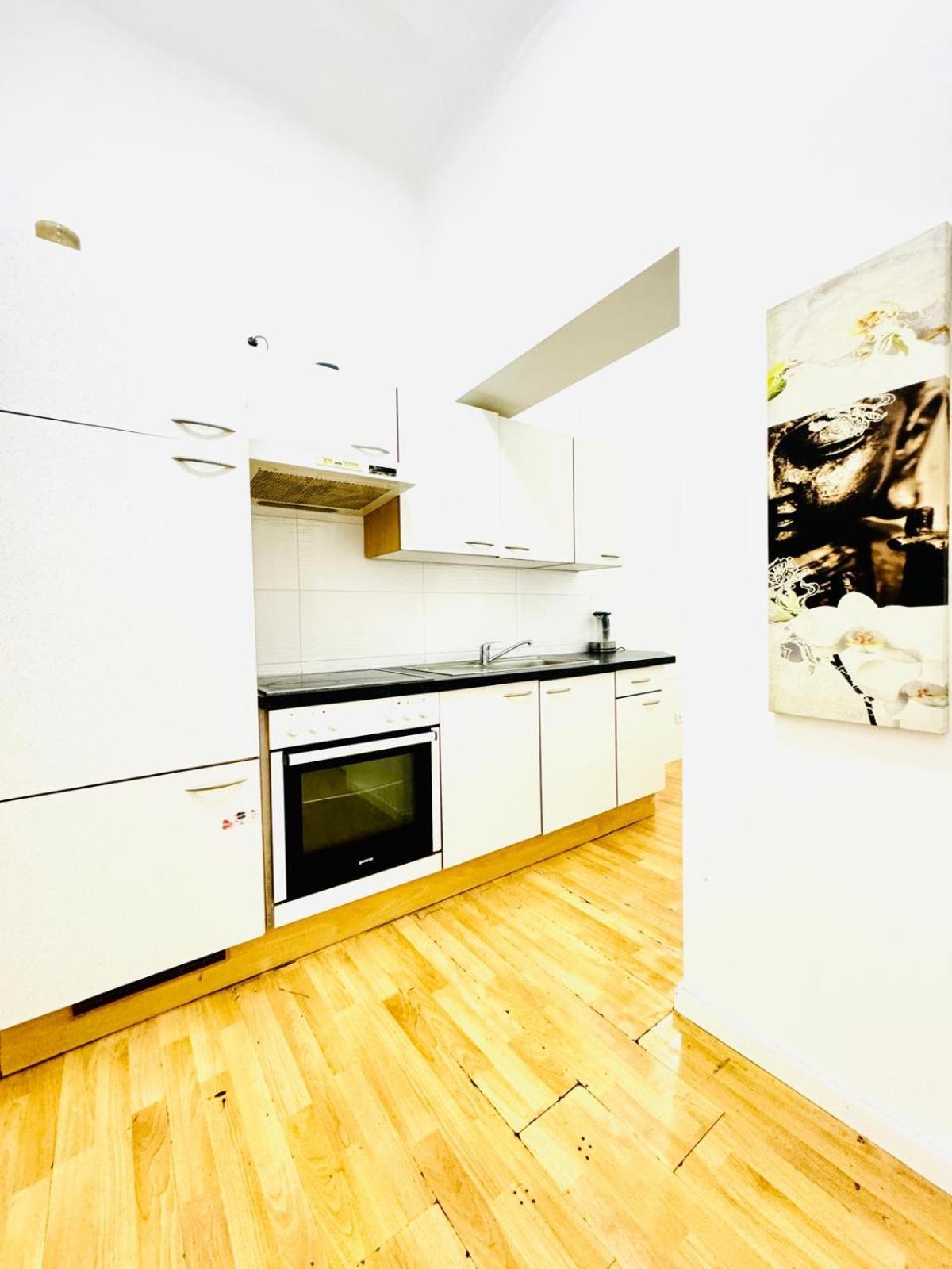10 Bedroom For Groups, 8-min To Rathausplatz