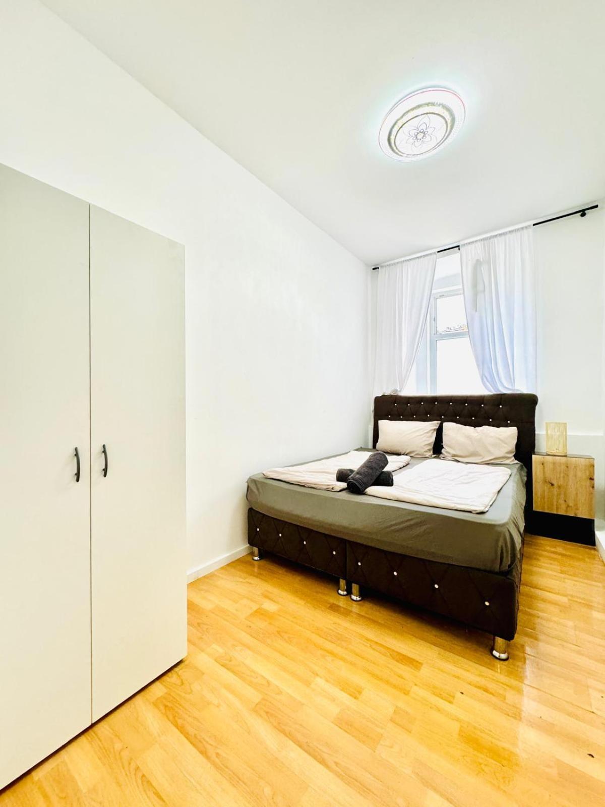 10 Bedroom For Groups, 8-min To Rathausplatz *