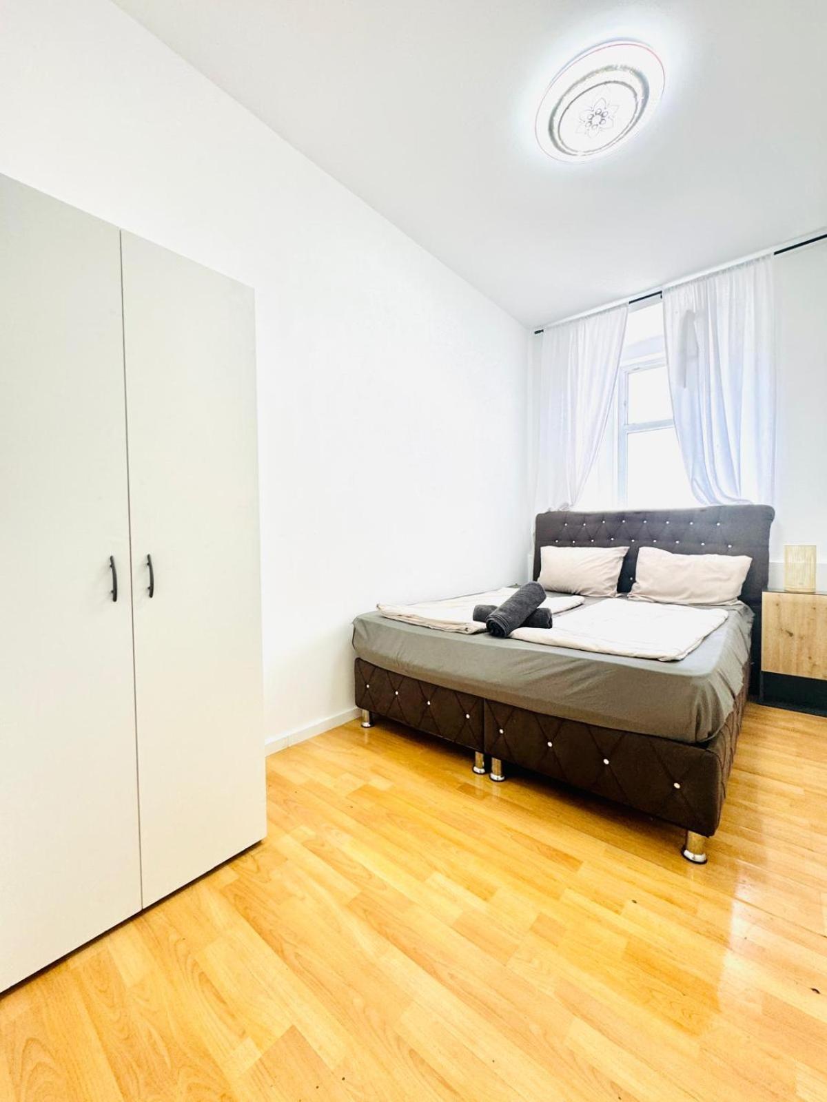10 Bedroom For Groups, 8-min To Rathausplatz *