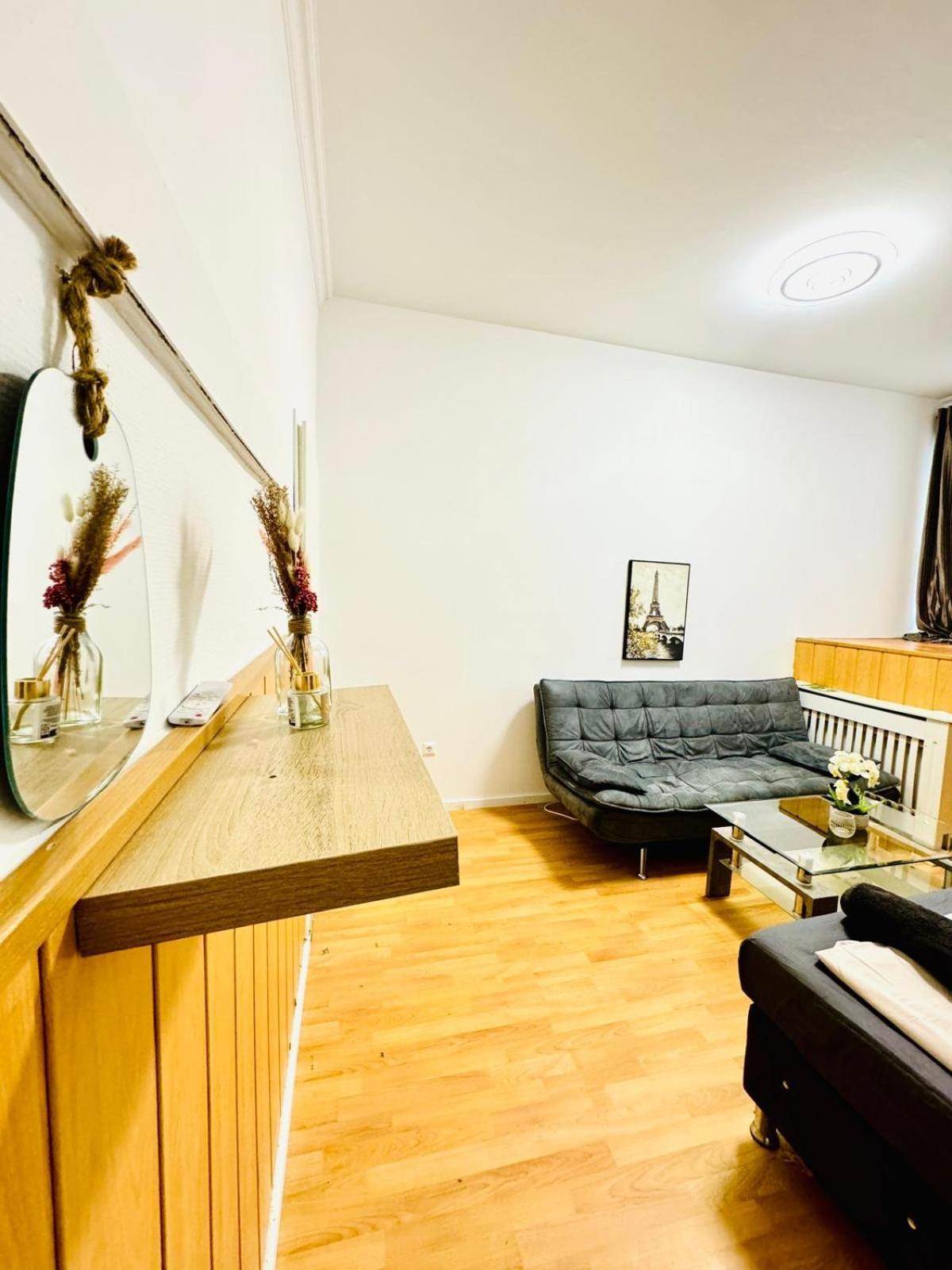 Apartment 10 Bedroom For Groups, 8-min To Rathausplatz *