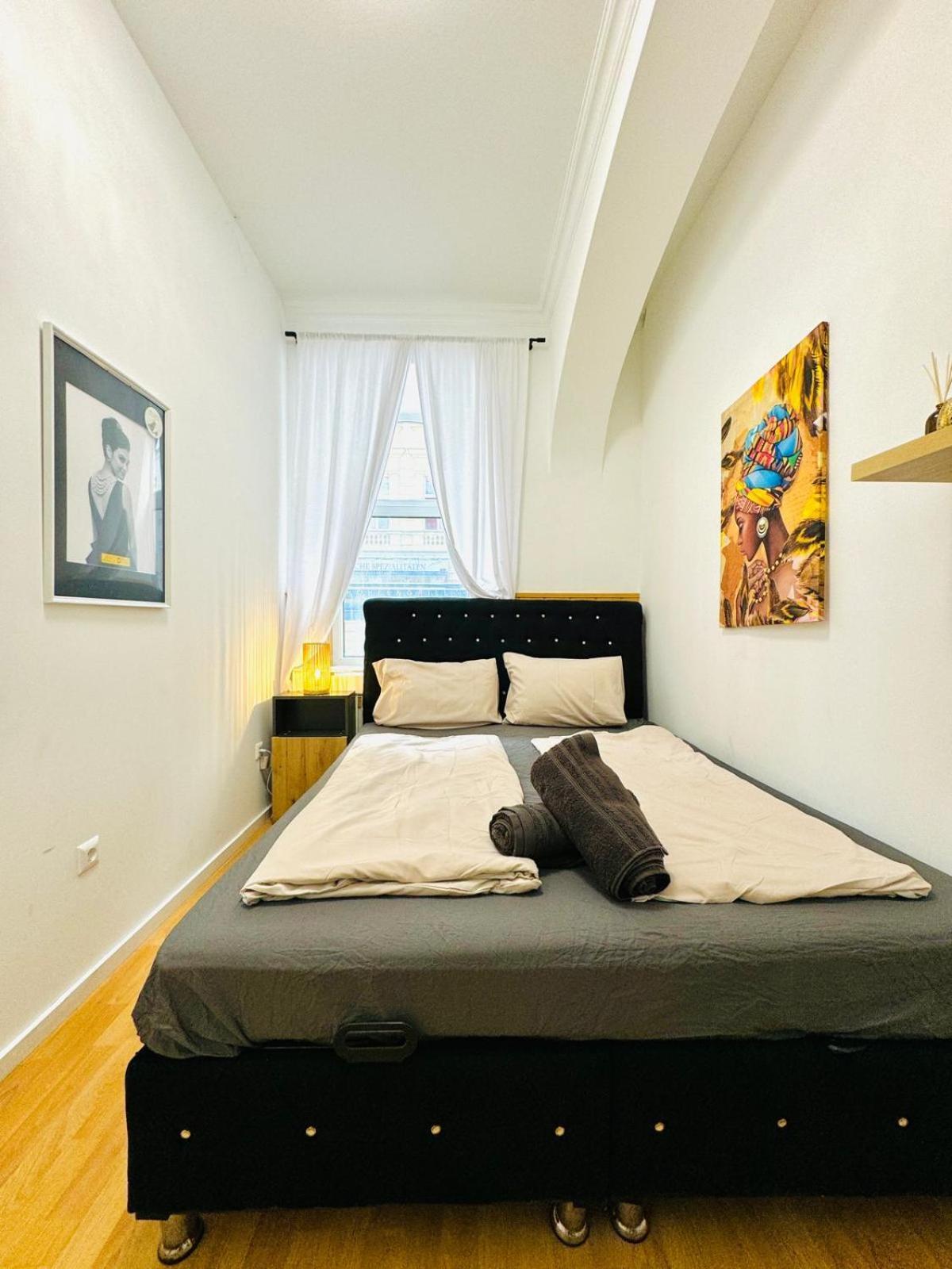 10 Bedroom For Groups, 8-min To Rathausplatz Wien