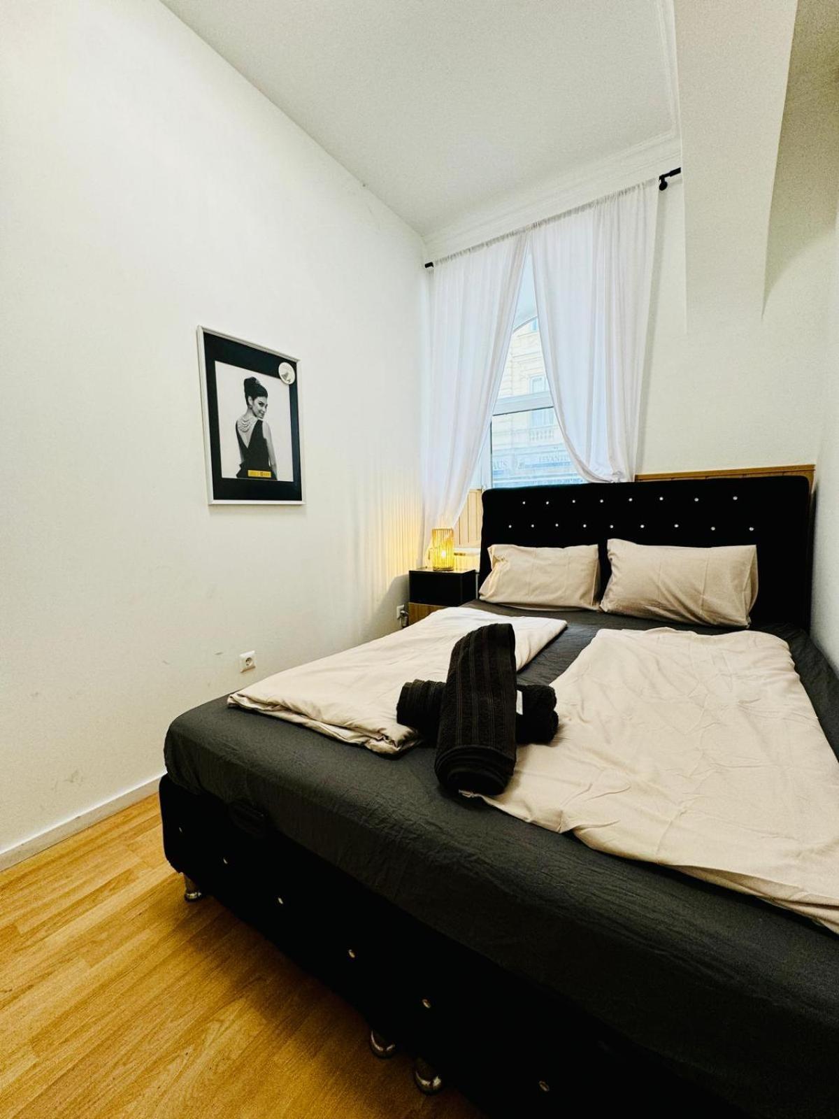 10 Bedroom For Groups, 8-min To Rathausplatz * Wien