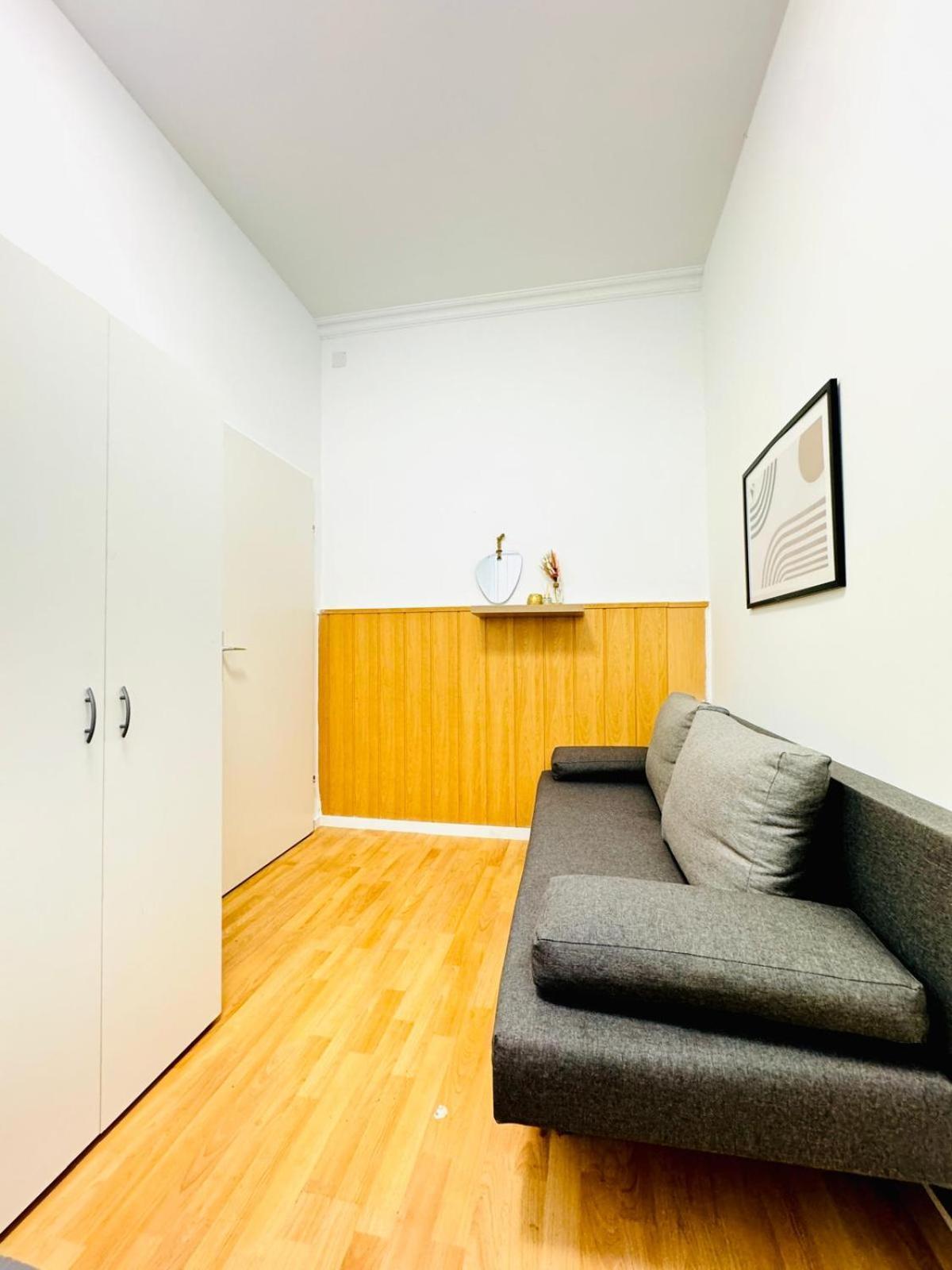 Apartment 10 Bedroom For Groups, 8-min To Rathausplatz Wien