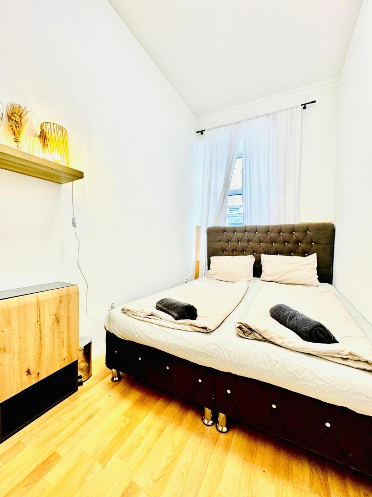 10 Bedroom For Groups, 8-min To Rathausplatz