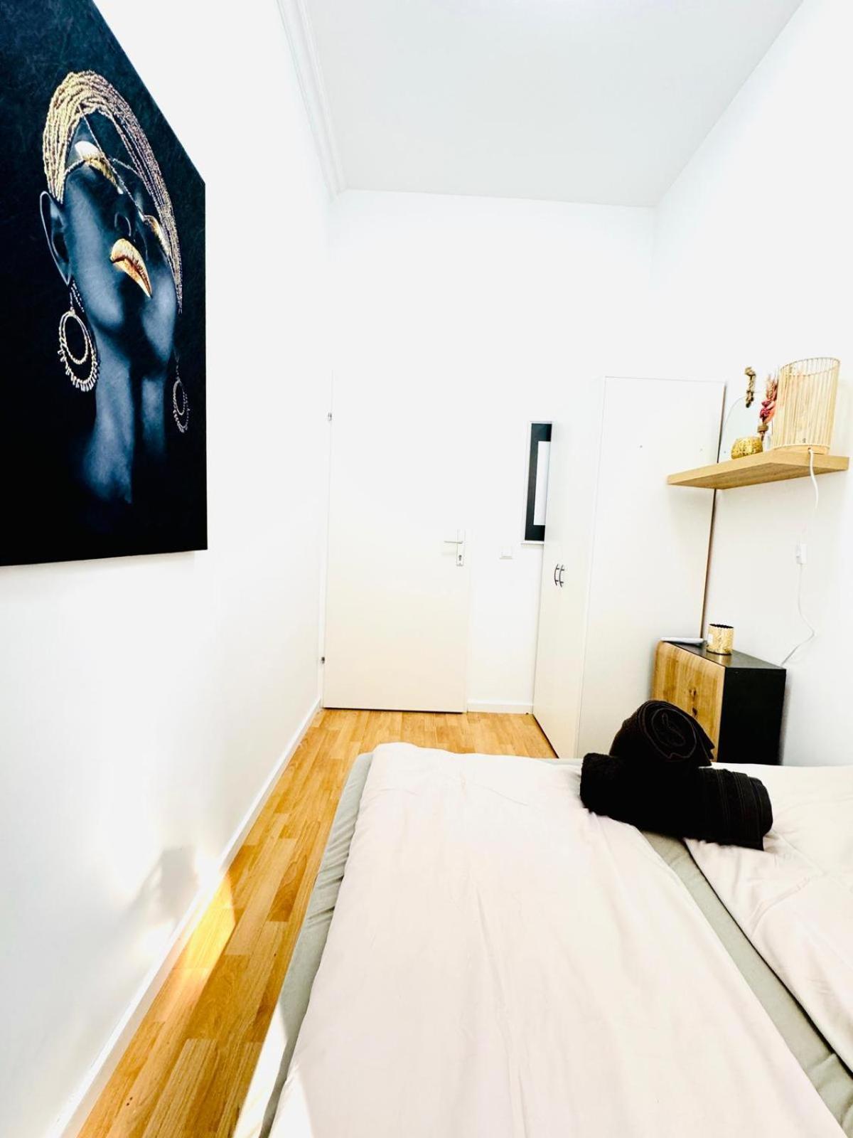 Apartment 10 Bedroom For Groups, 8-min To Rathausplatz *