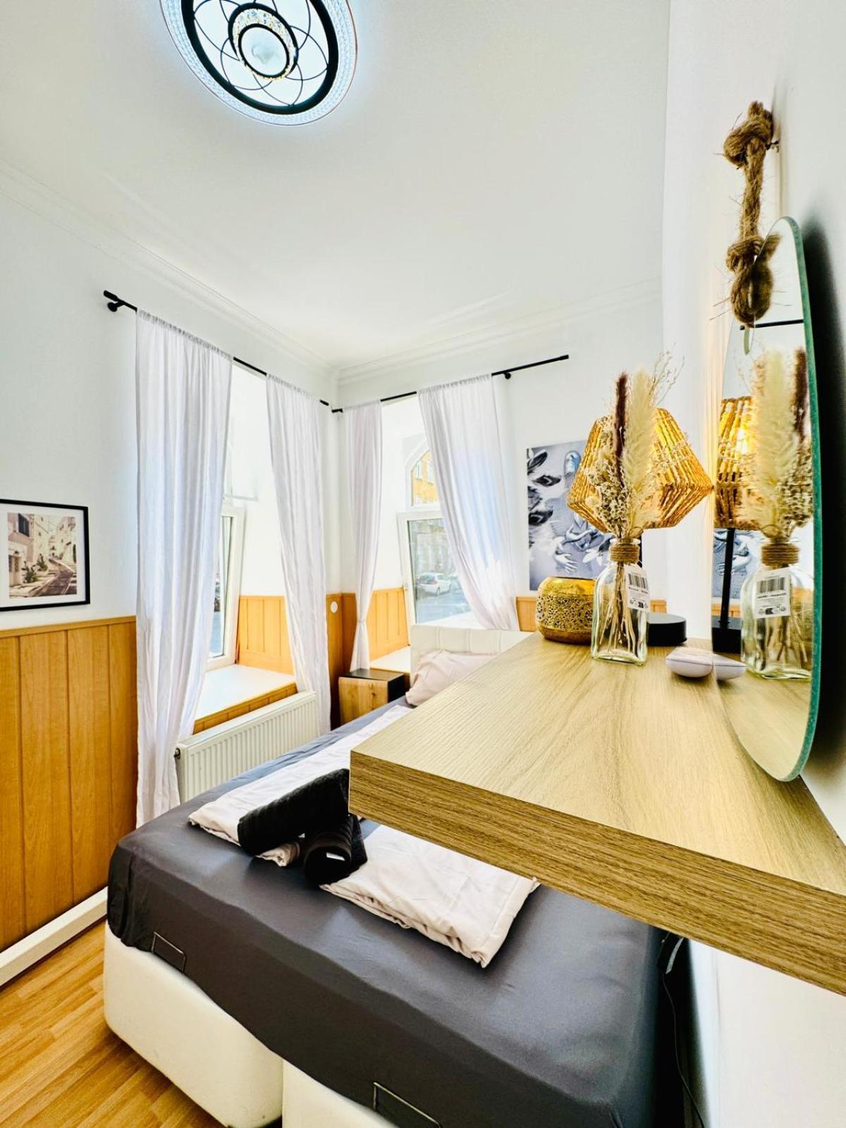 10 Bedroom For Groups, 8-min To Rathausplatz * Wien