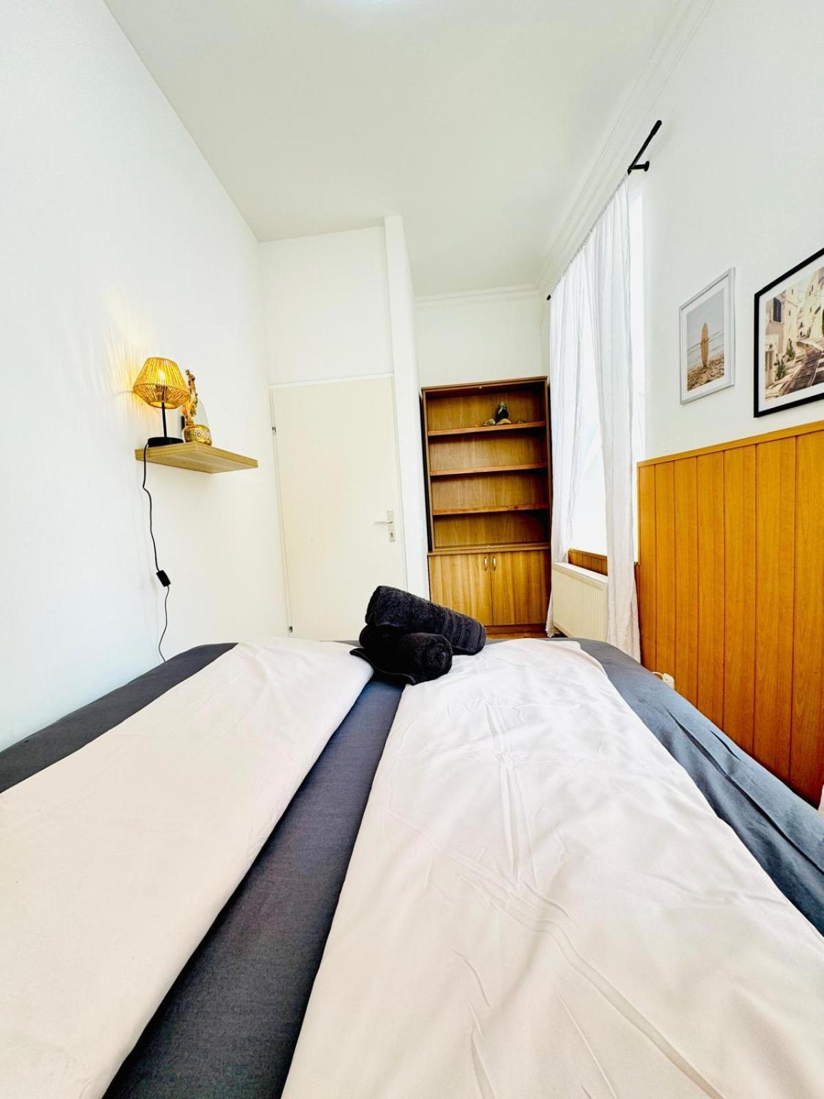 10 Bedroom For Groups, 8-min To Rathausplatz Apartment *